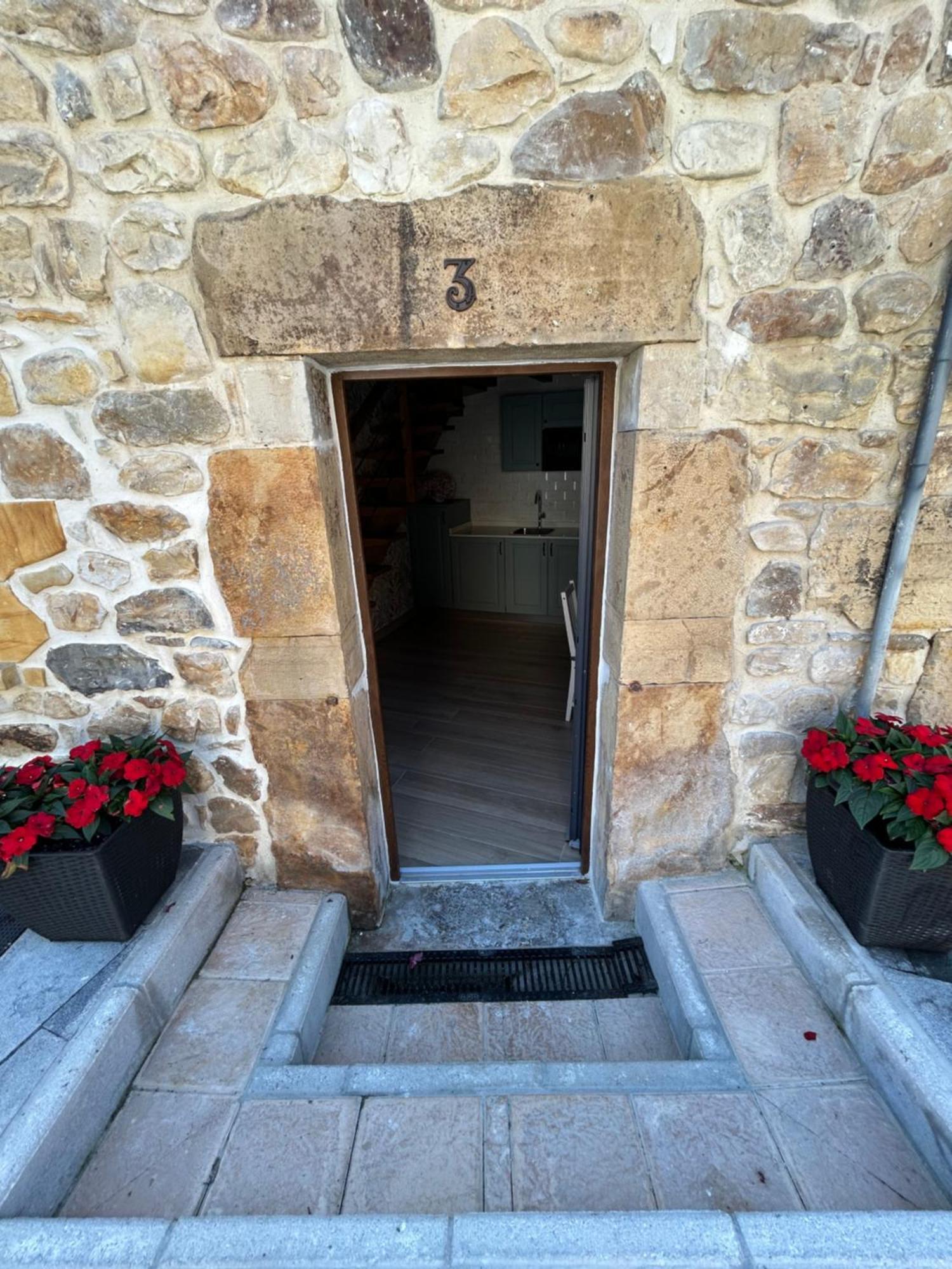 Apartamentos San Roque Arenas De Cabrales Eksteriør bilde