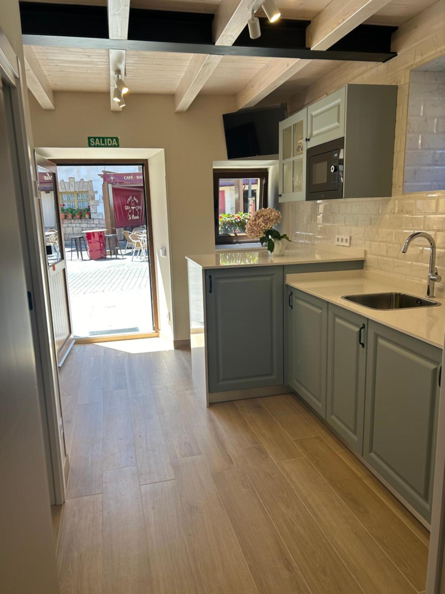 Apartamentos San Roque Arenas De Cabrales Eksteriør bilde